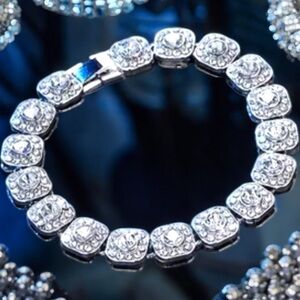 Elegant stainless steel Bracelet with Crystal Accents